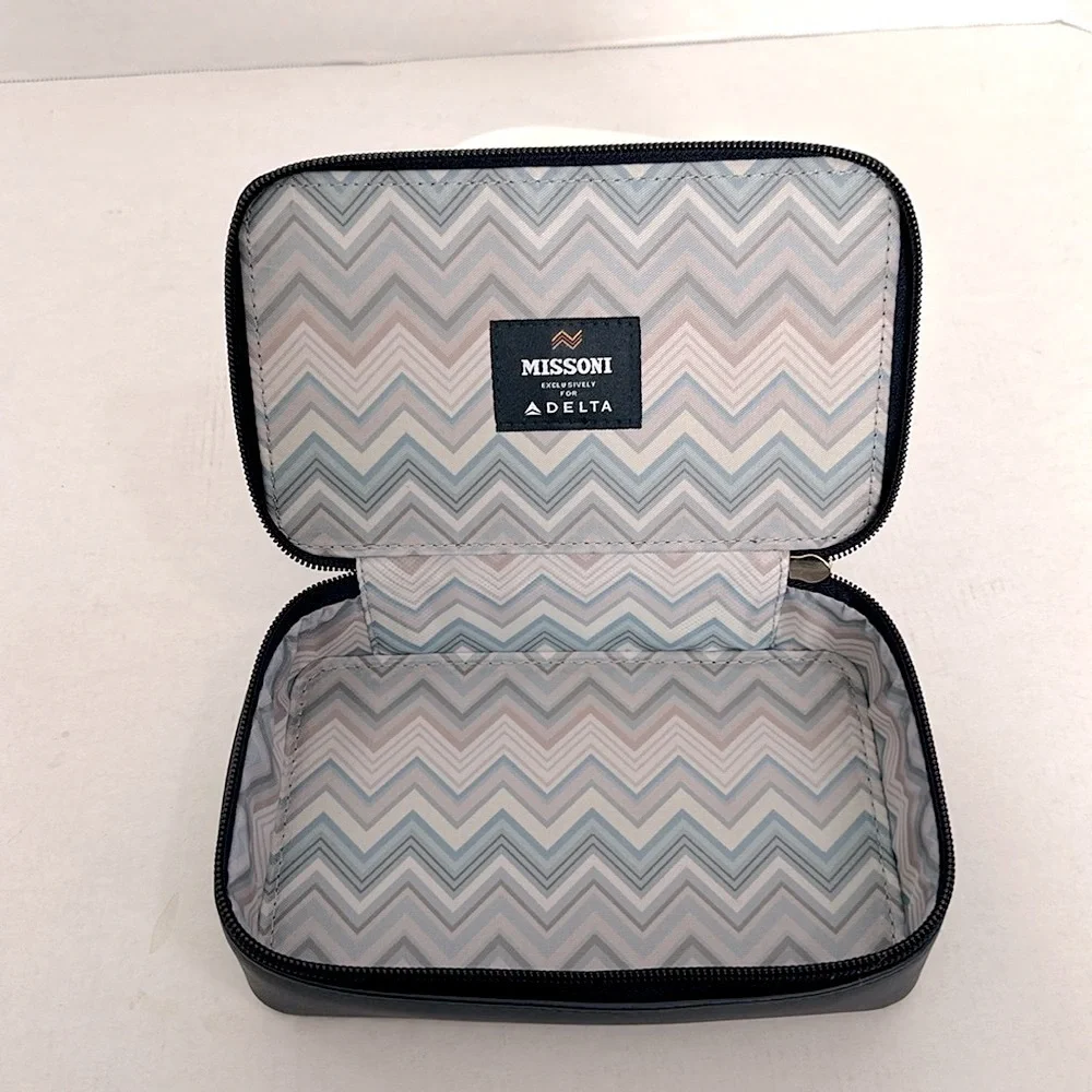 MISSONI for Delta clutch/ travel bag navy NWOT